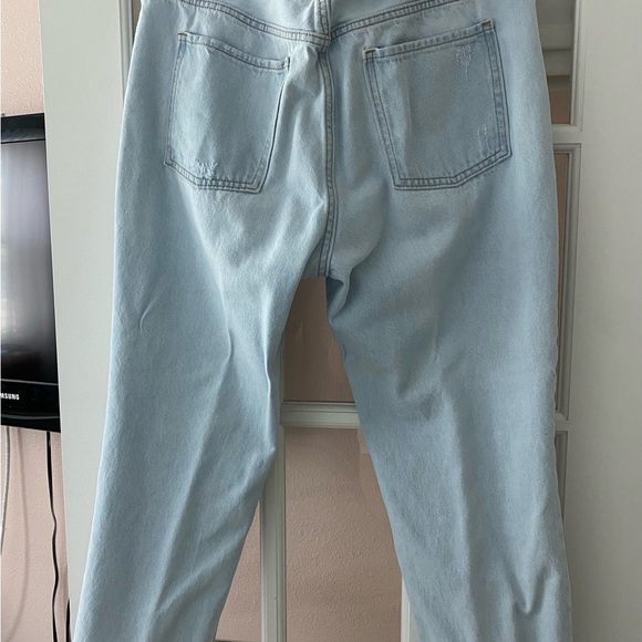 Old Navy Slouchy Straight Jeans, Women’s Size 14. Inseam 25 in. - Picture 2 of 4